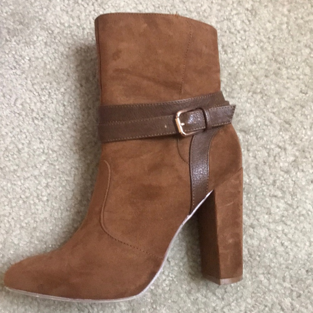 Cognac color ankle booties!